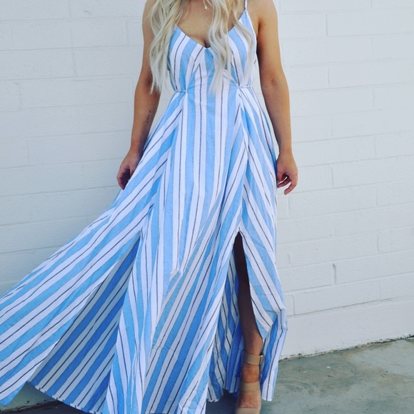 🎉HP🎉 Maxi Dress - Picture 1 of 5